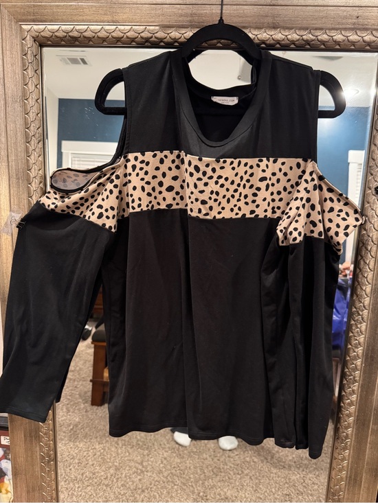 Chicsoul Tops - Cold-Shoulder Black Long-Sleeve Top with Beige Leopard Band